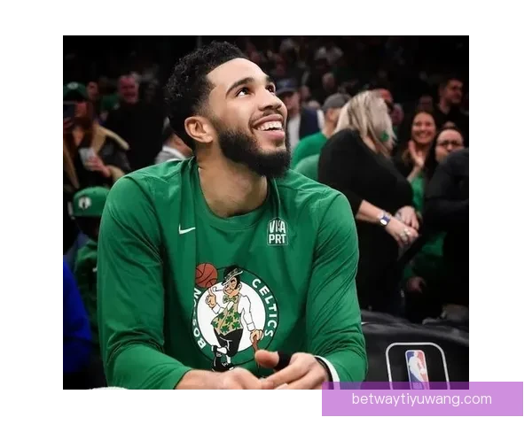 队友称塔图姆必须保持高水准表现才能带领球队争冠 正逐渐展现以自己为核心的领导力