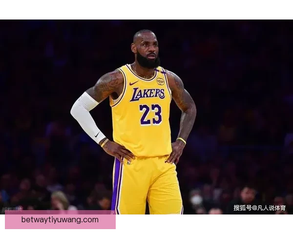 詹姆斯单场48分77次扣篮刷新多项纪录 高效表现成为球队第三进攻核心